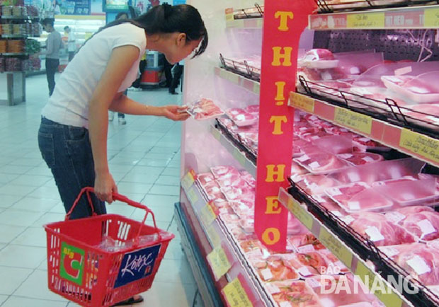 Các siêu thị tại Đà Nẵng bổ sung khoảng 10% thịt nhập khẩu để khách hàng có thêm sự lựa chọn.