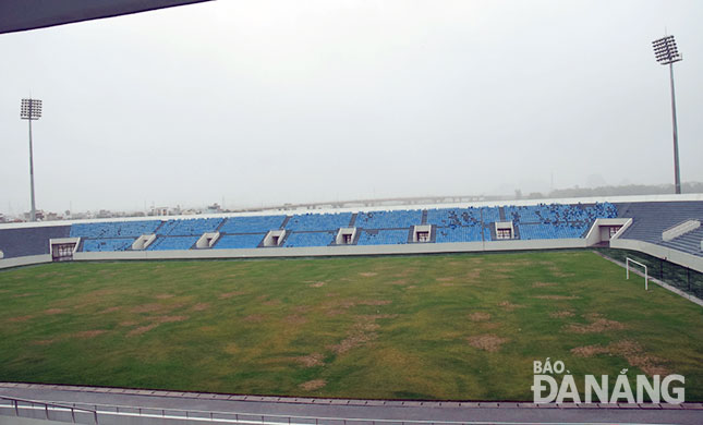 Sân vận động Hòa Xuân khang trang và hiện đại. 