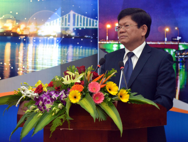 Phó Bí thư Thường trực Thành ủy Võ  Công Trí phát biểu khai mạc Hội thảo.