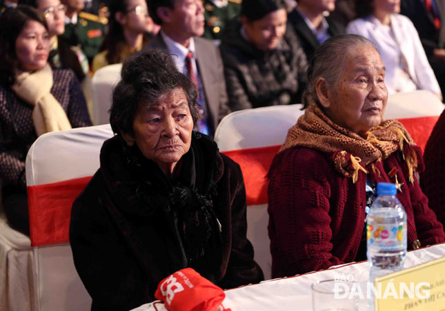 Các Mẹ Việt Nam anh hùng dự lễ kỷ niệm