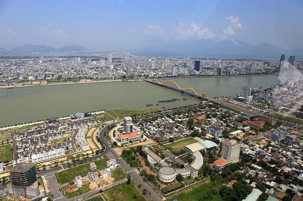 An overview of the Han River in Đa Nang. (Photo: Helicopter tours) 
