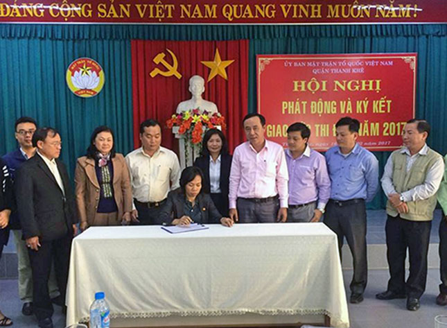 Ủy ban MTTQ Việt Nam quận Thanh Khê tổ chức ký kết giao ước thi đua giữa Ủy ban MTTQ Việt Nam 10 phường năm 2017, trong đó có đẩy mạnh tuyên truyền thực hiện chương trình “Thành phố 4 an” trên địa bàn quận.