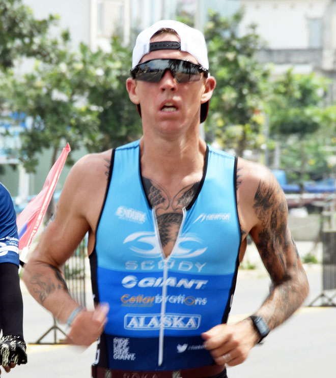 Tim van Barkel nàh vô địch Ironman 70.3 Việt Nam 2017