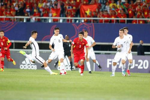 U20 Việt Nam đang tỏ ra áp đảo hoàn toàn về thế trận