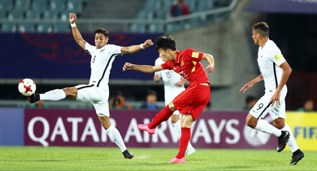 Đội tuyển U-20 Việt Nam (áo đỏ) đã có màn trình diễn xuất sắc dù chỉ giành được kết quả hòa trước U-20 New Zealand (áo trắng). Ảnh: FIFA