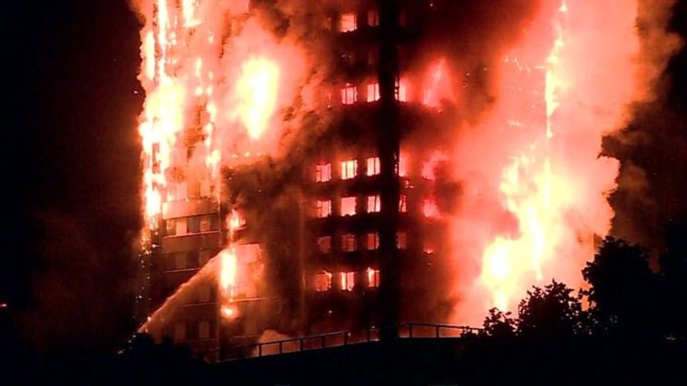 Sở cũng nói rằng lửa đã lan từ tầng 2 lên tận tầng thượng của tòa nhà. 