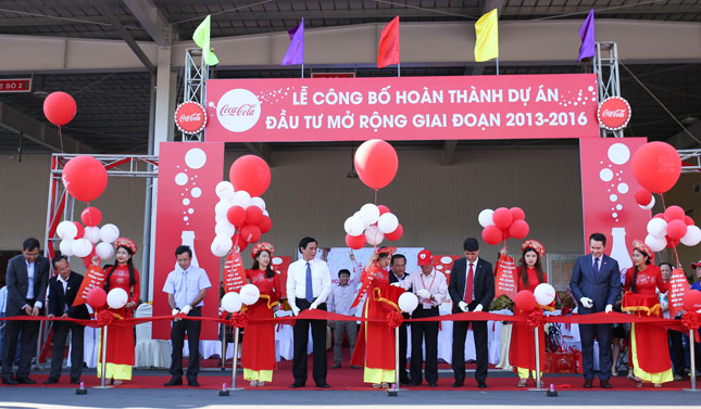 Cắt băng hoàn thành gói đầu tư mở rộng 300 triệu USD tại Việt Nam giai đoạn 2013 - 2016.