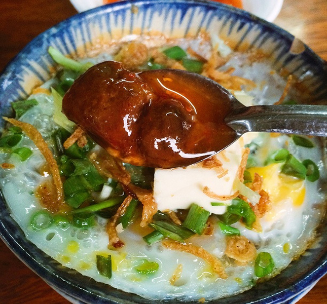 Món trứng cút đút than với phô mai hấp dẫn tại 39A Nguyễn Du. Ảnh: H.L