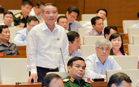 Đại biểu Quốc hội Trương Quang Nghĩa phát biểu trên Hội trường