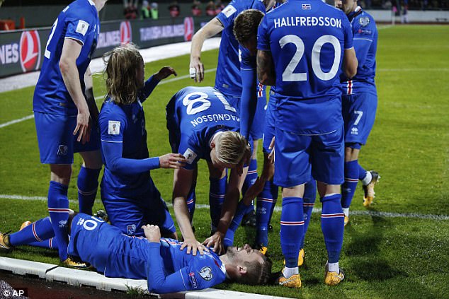 Iceland lần đầu tiên trong lịch sử giành vé dự World Cup