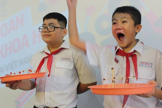 Junior students participated in science experiments at the Science Film Festival last year (Photo: organising board)