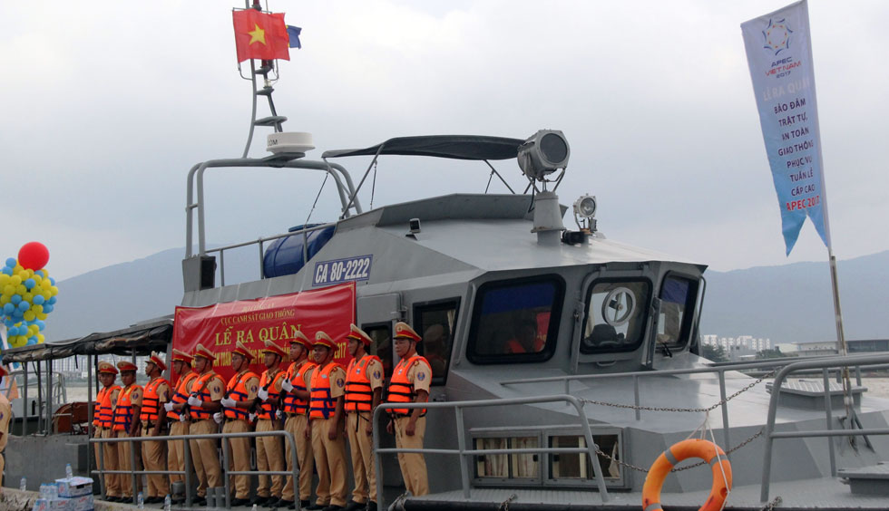 CSGT đường thủy cũng được tăng cường nhằm thực hiện công tác tuần tra, kiểm soát trên sông.