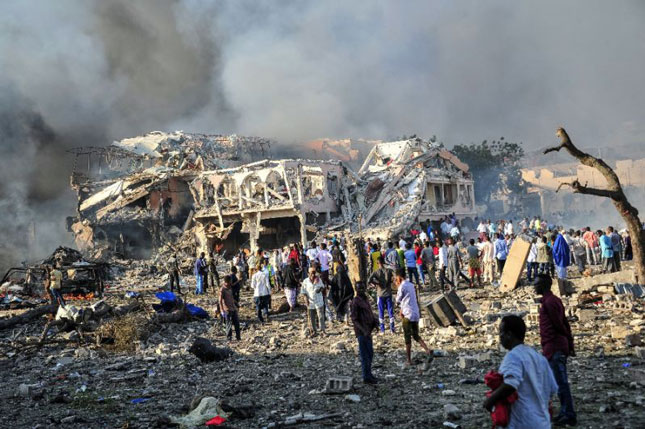 Vụ đánh bom san phẳng một khu vực rộng lớn ở Mogadishu. 	  Ảnh: AFP
