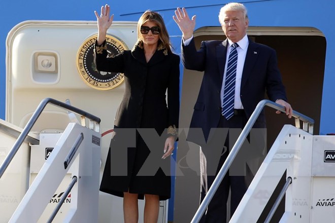 Ngày 16-10, Nhà Trắng ra thông cáo cho biết Tổng thống Donald Trump và Đệ nhất Phu nhân Melania Trump sẽ đến Hà Nội sau khi tham dự Hội nghị Cấp cao Diễn đàn Hợp tác Kinh tế châu Á-Thái Bình Dương (APEC) tại Đà Nẵng vào tháng 11 tới.