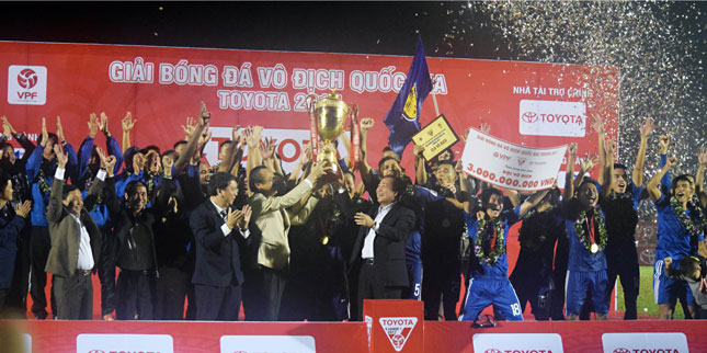 Biết chắt chiu và không đánh mất cơ hội, Quảng Nam đã xứng đáng đăng quang ngôi vô địch V-League 2017. Ảnh: T. KHÁNH