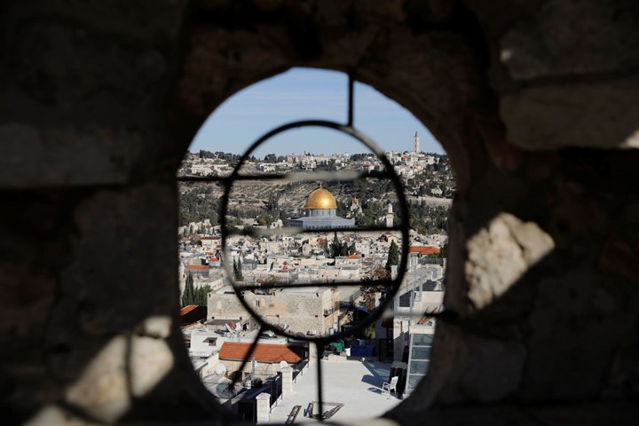 Thành phố này đã trải qua rất nhiều thăng trầm trong lịch sử. Jerusalem bị tàn phá 2 lần, vây hãm 23 lần, tấn công 52 lần, chiếm đóng và tái chiếm tới 44 lần. Ảnh: Reuters