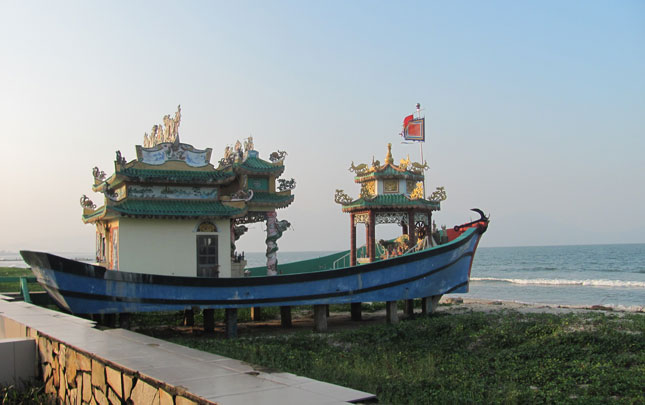  boat-shaped temple