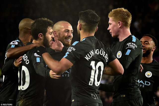 Man City giành 15 chiến thắng liên tiếp ở Premier League