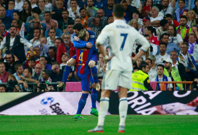 Cristiano Ronaldo (Real Madrid) lại nhìn Barcelona ăn mừng chiến thắng tại Bernabeu?