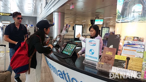 Visitors are always warmly received at the International Airport’s information desk