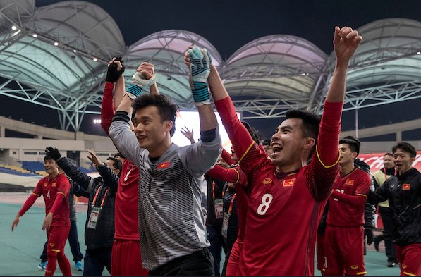 Thắng kịch tính U23 Iraq, U23 Việt Nam lần đầu vào bán kết giải châu Á