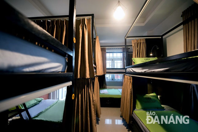 A typical hostel room featuring bunk beds (Photo: Quynh Trang)