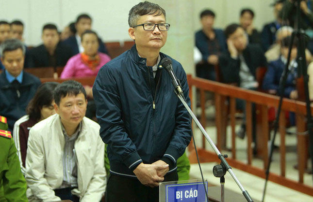 Theo cáo trạng, bị cáo Đinh Mạnh Thắng làm “cầu nối” chuyển 14 tỷ đồng cho Trịnh Xuân Thanh.		Ảnh: TTXVN
