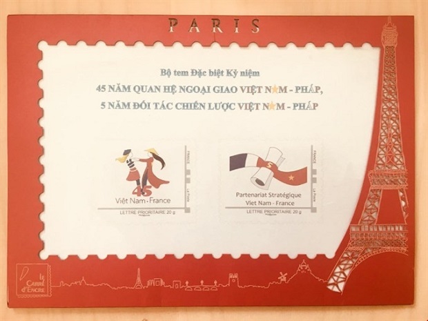 New stamps was issued on April 12 to celebrate France - Việt Nam diplomatic tie. (Photo:VNA/VNS))