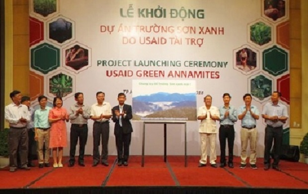 At the launching ceremony (Source: thanhnien.vn)