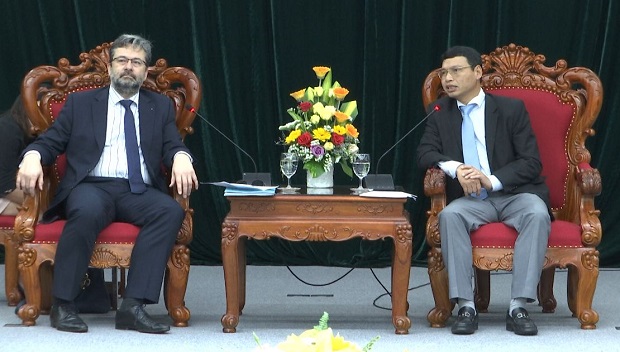  Deputy Minister Vladimir Bartl (left) and Vice Chairman Minh at the reception (Photo: drt.danang.vn)