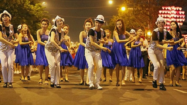 A fascinating street dance (Photo: baodanang.vn)