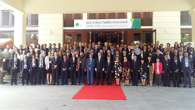 Participants pose for a photo session at the 2018 Green Climate Fund (GCF) Structured Dialogue with Asia in Đà Nẵng. — VNS Photo Công Thành Read more at http://vietnamnews.vn/society/426514/viet-nam-takes-action-in-ghg-reduction.html#mcysBEziQxzcH1DY.99