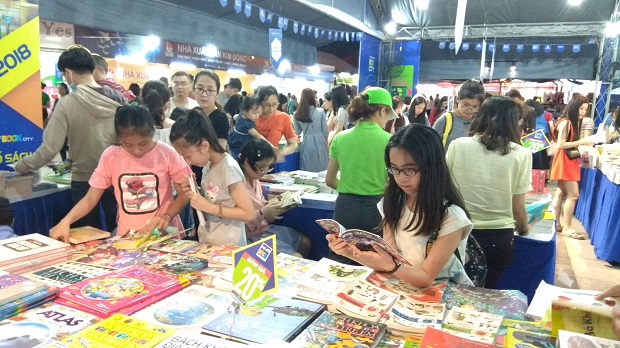  Young visitors to the event (Photo: Facebook page of the Hai Chau Book Fair 2018)