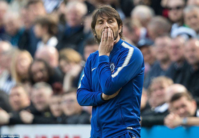 Chelsea thua thảm trong ngày hạ màn Premier League
