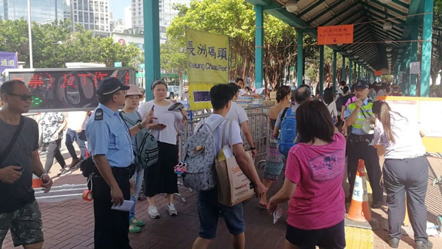 Ban tổ chức lễ hội Cheung Chau Bun (Hong Kong, Trung Quốc) dự kiến lượng khách là 50.000 người nhưng vì nắng nóng kéo dài cả tuần nên số khách giảm tới 30%.