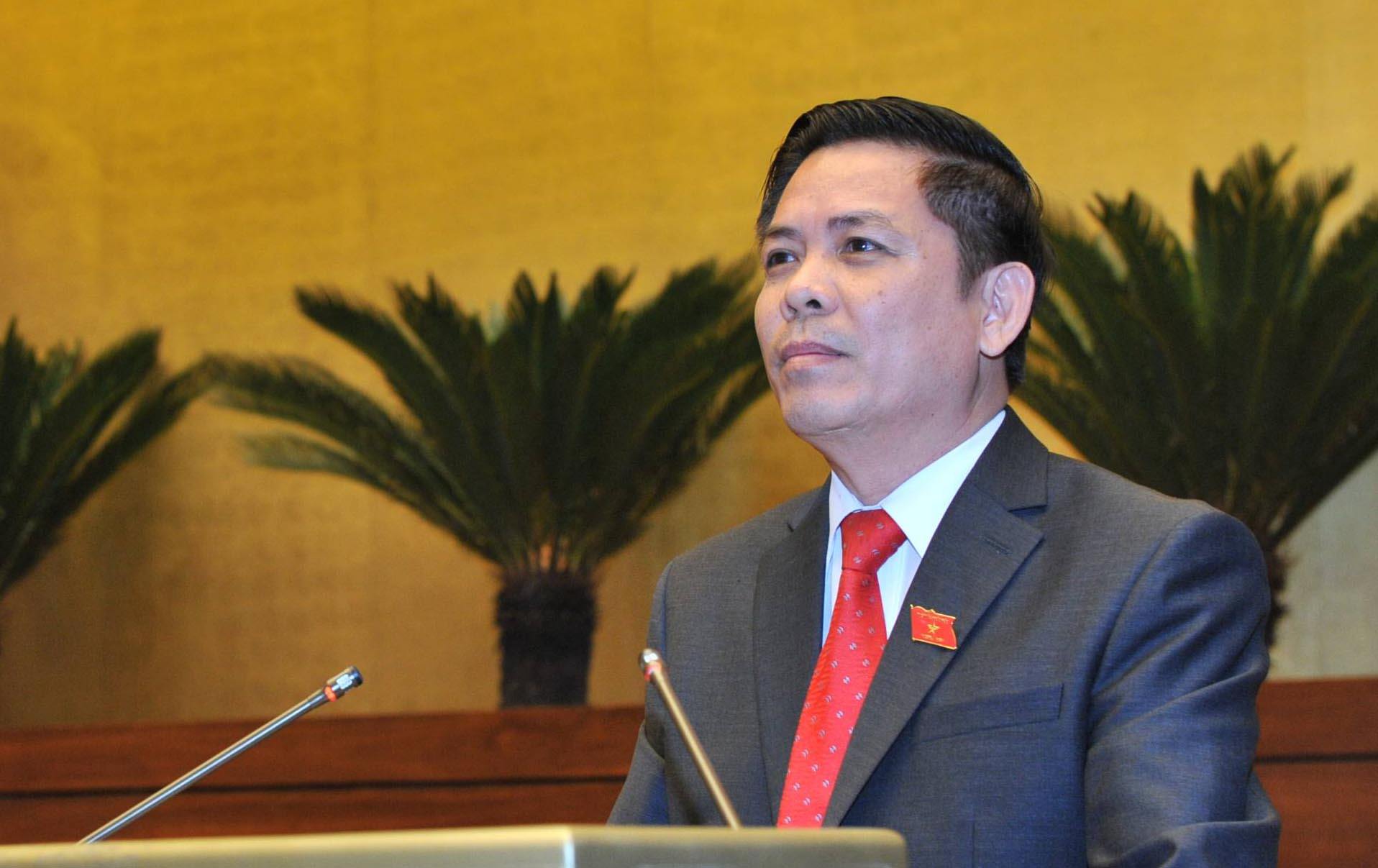 Bộ trưởng Bộ GTVT Nguyễn Văn Thể trả lời chất vấn