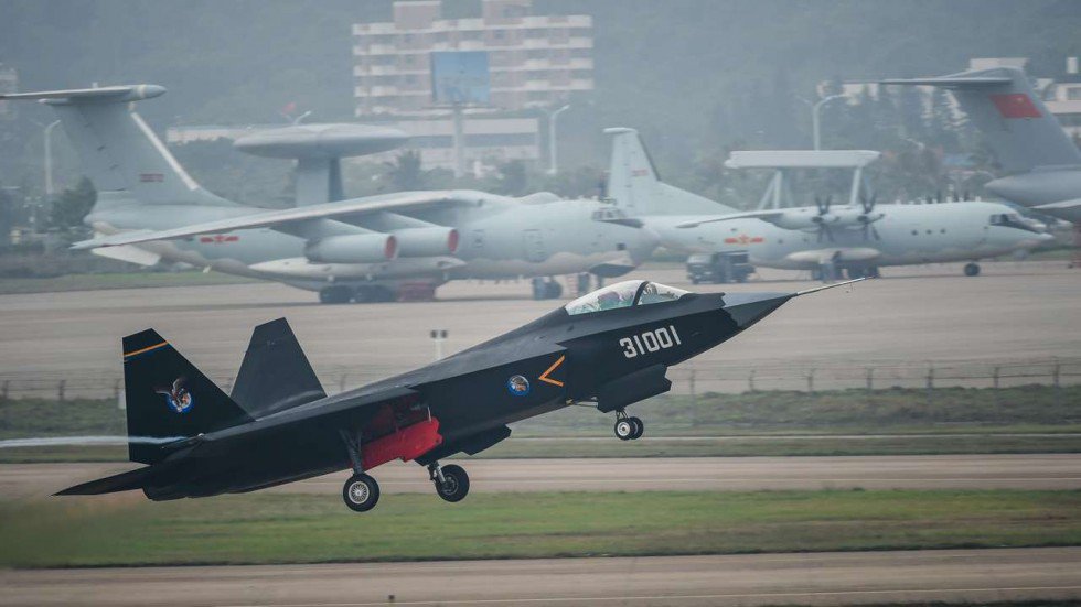 Trung Quốc sẵn sàng điều chiến đấu cơ hộ tống nhà lãnh đạo Triều Tiên