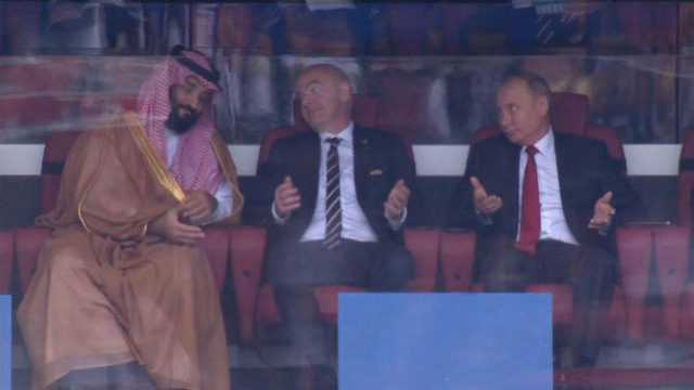 Biểu cảm hài hước của Tổng thống Putin trong chiến thắng của Nga