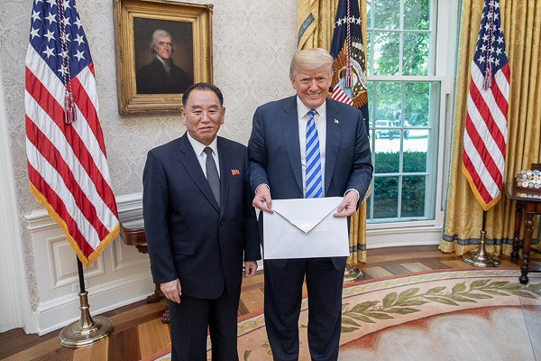 Tổng thống Trump tiếp Phó Chủ tịch đảng Lao động Triều Tiên Kim Yong-chol (Ảnh: Yonhap)