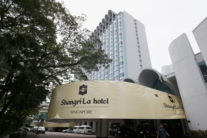 Security personnel patrol outside Shangri-la Hotel during the IISS Shangri-la Dialogue in Singapore June 1, 2018. (Source: REUTERS/Edgar Su)