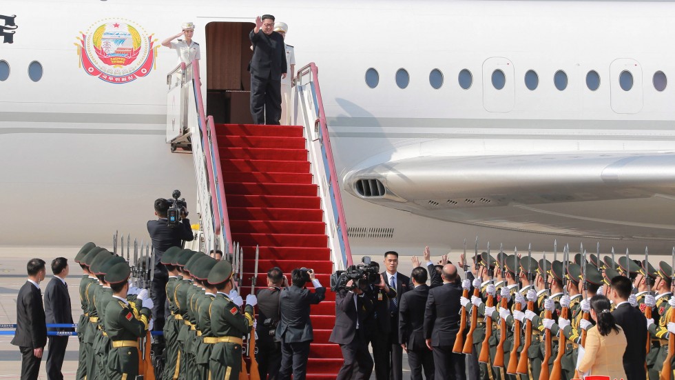 Nhà lãnh đạo Kim Jong-un đến thăm Trung Quốc trong ngày 8-5 bằng chiếc chuyên cơ của Triều Tiên. Ảnh: EPA