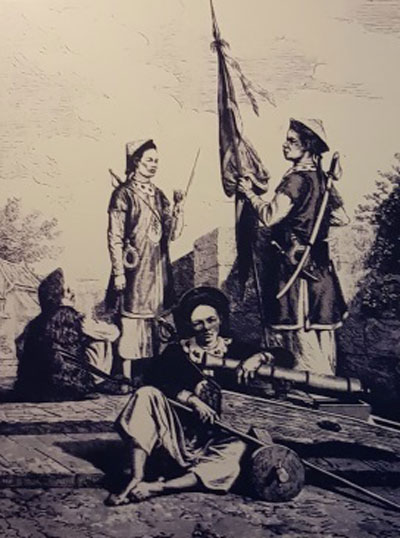 Lính Hoàng thành quân đội nhà Nguyễn năm 1858 qua ký họa của lính Pháp đang được lưu giữ tại Bảo tàng Đà Nẵng.