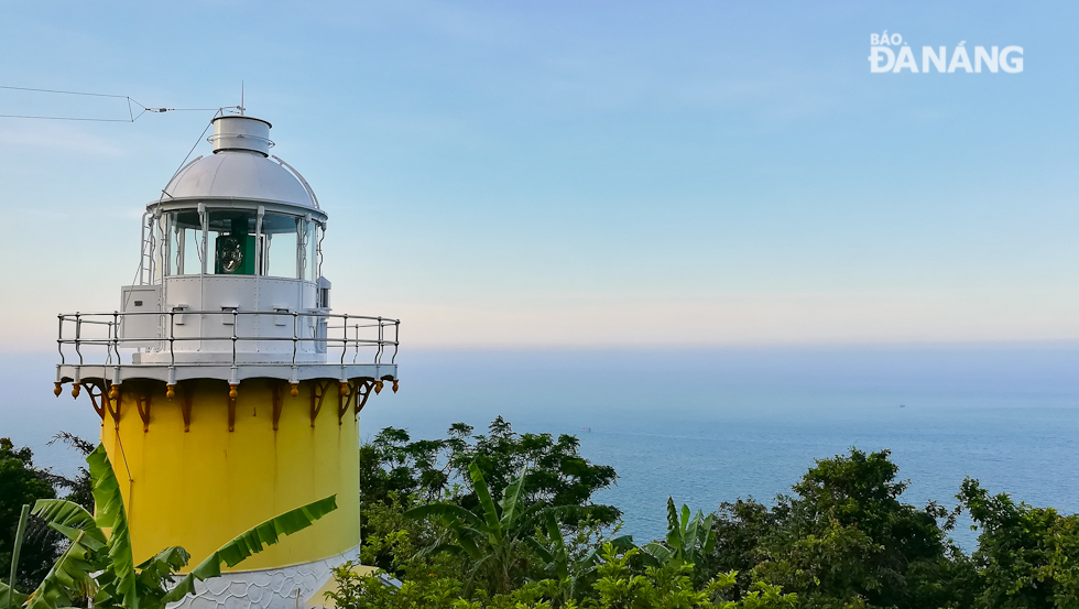 Ngọn hải đăng trên bán đảo Sơn Trà