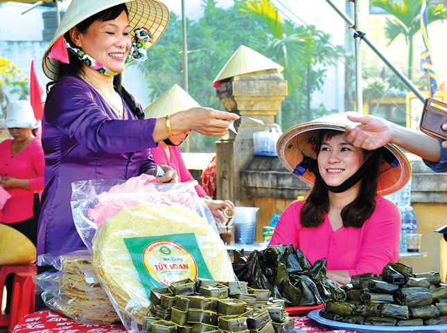 Bánh tráng Túy Loan được bày bán trong các lễ hội, hội chợ và hàng quán khắp nơi trên địa bàn huyện Hòa Vang và các vùng lân cận.             