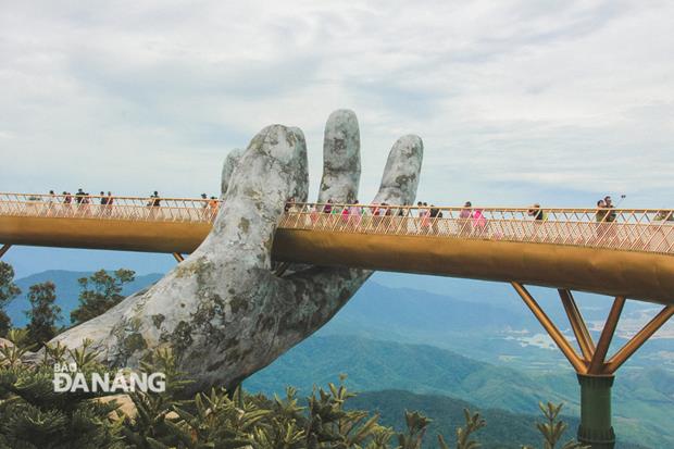 The bridge enables visitors to enjoy stunning panoramic views of majestic scenery of the Ba Na Hills Resort from above.