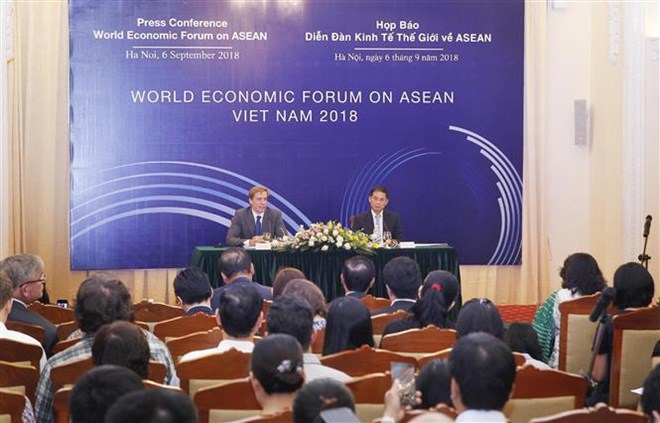 Scene at a recent press conference on WEF ASEAN 2018 in Hanoi (Photo: VNA)