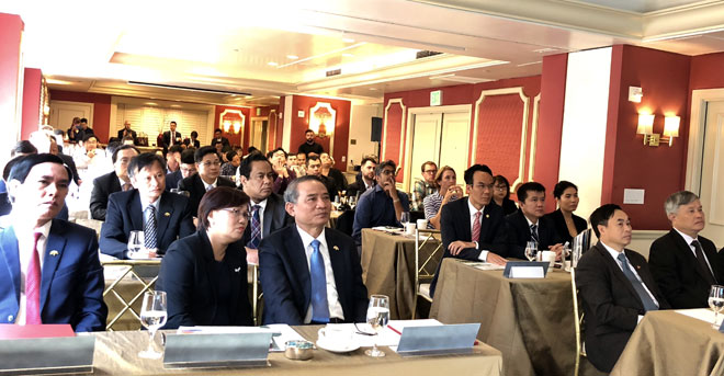 Secretary Nghia (front row, 3rd left) attending the talk