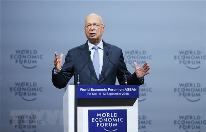 Klaus Schwab, Founder and Executive Chairman of World Economic Forum delivers a speech at Open Forum (Photo: Lam Khanh/VNA)