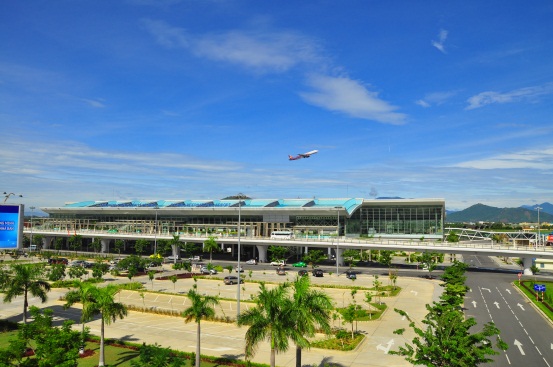 Cảng hàng không Sân bay quốc tế Đà Nẵng là cơ sở hạ tầng đóng góp tích cực và hiệu quả cho phát triển kinh tế-xã hội thành phố Đà Nẵng.  (Ảnh: Thành Lân)