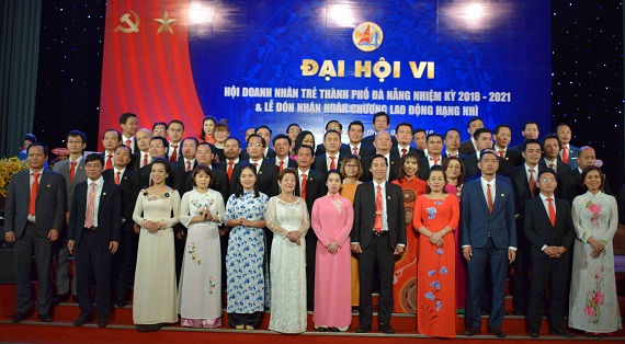 BCH Hội Doanh nhân trẻ thành phố Đà Nẵng nhiệm kỳ 2018-2021 ra mắt tại Đại hội.
